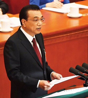 李克强在工作报告中强调，坚持“九二共识” 扩大两岸经济文化合作。 （法新社照片）