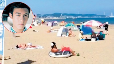陈冠希偷摄正妹(左下)晒日光浴。