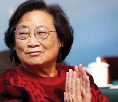 屠呦呦夺得诺贝尔医学奖，成为中国第一人。
