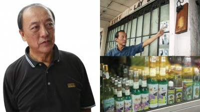 李成美在二条路长大，对往昔的《新春满园》充满浓厚情感。《丽新百货商店》当年未搬空之前，业主就嘱人断掉电供，让当时的李成美非常不满。《丽新百货商店》仍卖着上个年代时兴的花露水，时光走远，情怀依旧。