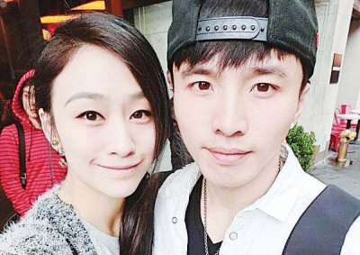 阿纬将与女友结婚。