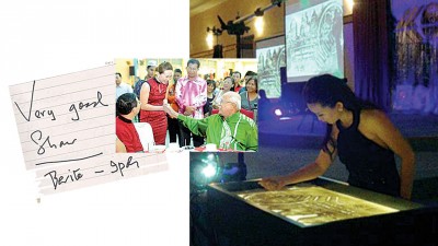 卉茵如今是全职的沙画艺术家,在企业宴会、活动、婚宴等表演,每一次表演12至18分钟。卉茵在一场演出,有幸觐见槟州元首敦阿都拉曼阿巴斯,并获得元首的赞誉。