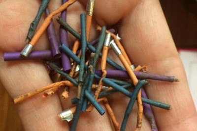 “鲁塞特”全身插满26跟胶管。
