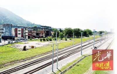 拆后|老火车站建筑拆后只剩一片空地。