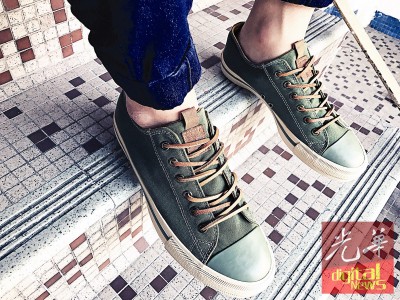  PALLAS JAZZ STAR系列鞋子设计简约时尚，风格休闲。