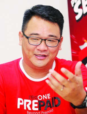 郑佑耀:在机缘巧合下成为了天地通的销售伙伴,也从此开启了redONE这门生意。