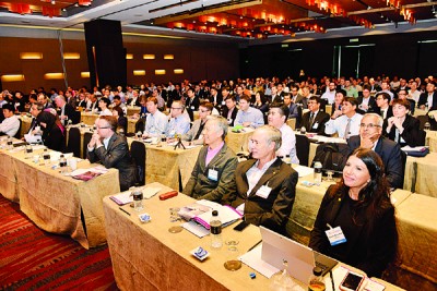 来自国内外专家出席“2017年国际太阳能研讨会”。