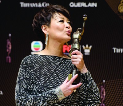 金燕玲连庄香港金像奖最佳女配角。