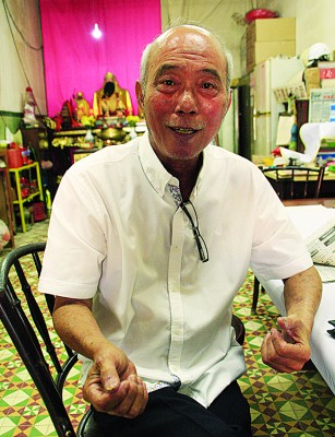 陈来福:“斩鸡头”,“饮鸡血”的入会仪式并非电影虚构,而是真实存在。