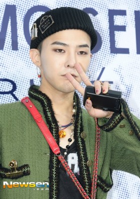G-Dragon日期出席活动就被发现身材暴瘦。