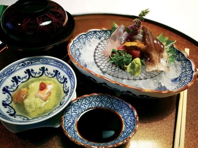 白水馆的日式料理精致而丰盛，一道道奉上的料理，不负九州美食之地的盛名。