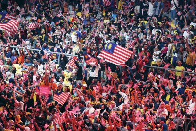  马来西亚作为东道主及全场总冠军，国人挤满体育馆一同欢庆。