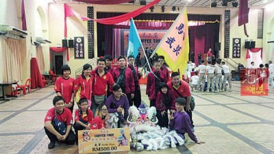 青年会醒狮团在去年举行的传统狮艺锦标赛上，夺得殿军。