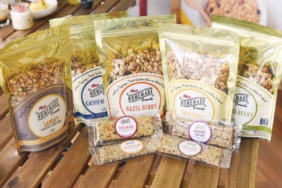 Granola Packet(从RM18起) Granola Bar(RM3) 店家主打产品:烘烤酥脆谷袋装与烘烤酥脆谷营养棒。若买回去不知从何下手,不妨参考店内餐单。