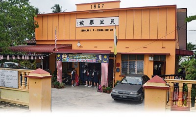 目前的校舍是于1967年扩建。