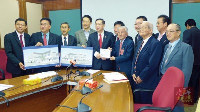 在槟首长林冠英等人的宣布下,宏升集团将在西南区兴建槟迟钝儿童学校分校。