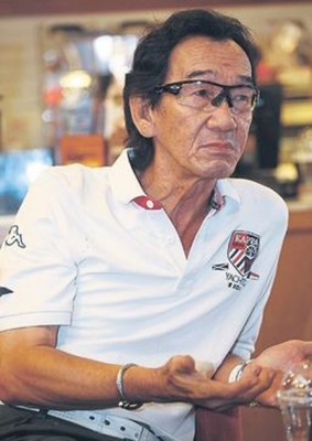 “亚洲钢门”仇志强周三上午去世,享年70岁。(照片取自网络)
