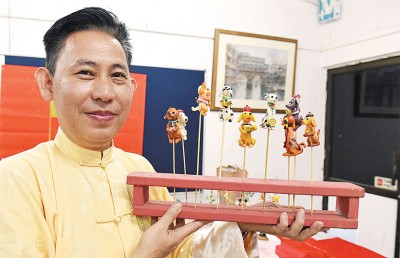 事隔6年,蔡锦鸿再出来捏面人。