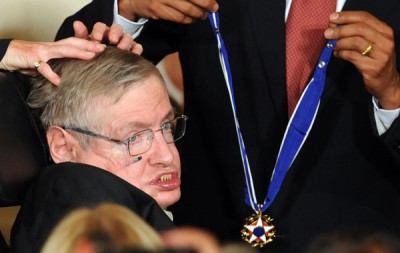 霍金曾获颁美国最高荣誉平民奖总统自由勋章。（法新社照片）