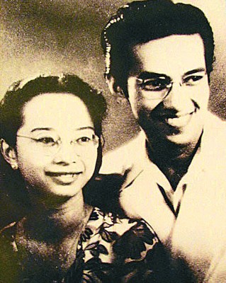 马哈迪与西蒂哈斯玛是医学同学，并在1956年成婚。