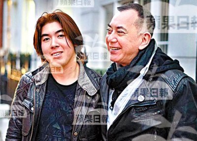 William即将升读大学,黄秋生因此决定将财政权交回他。