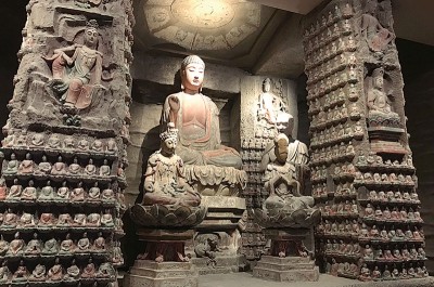 陕西历史博物馆内有面雕刻精致的万佛墙，不知墙上有多少为尊者？