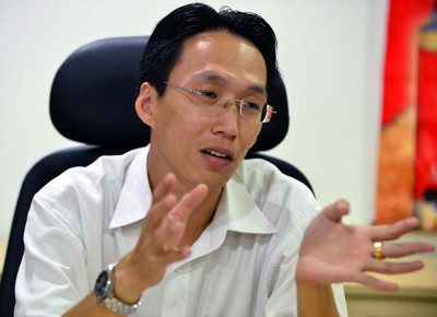 欧阳捍华:魔鬼戴面具也不会成天使。