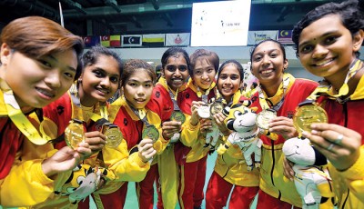 雪兰莪喜摘马运会羽球女团金牌。