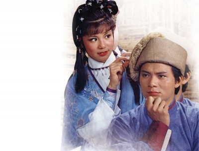 1983年版的《射雕英雄传》不仅捧红了黄日华、翁美玲，同时还让罗文和甄妮合唱的《铁血丹心》传唱，成为香港乐坛金曲。