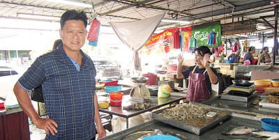 尤亚财:小贩们都团结在圣王公组织下。