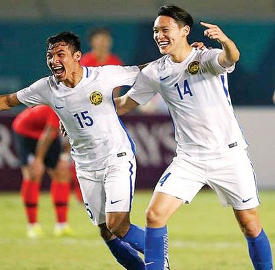 曾在今年印尼亚运会立下不少功劳的陈俊仁(右)继续入选U21国足集训名单。