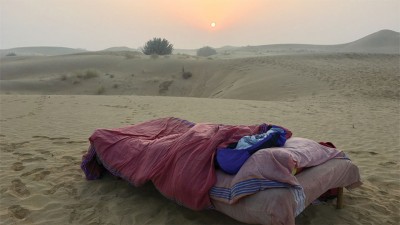 准备在沙漠之都Jaisalmer斋沙莫尔过夜。