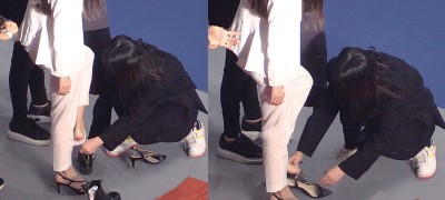 Angelababy被曝助理蹲地帮脱鞋照片。
