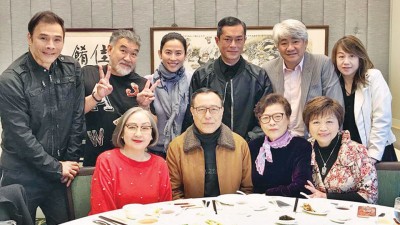 古天乐相约一众《餐餐有宋家》演员,举行新春团拜。