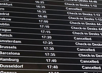 英伦航空所有航班取消。