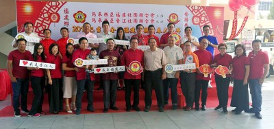 槟城福建公会理事会成员在顾问骆南辉(前排左7)率领下出席全国福建乡亲新春团拜。