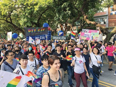 台湾曾举办亚洲最大的同志游行。