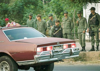 车辆经过委国与哥伦比亚接壤边境时会被搜查。