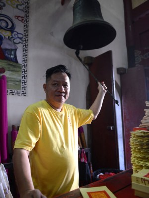 黄明源:只有正月廿六这一天可“借库”,当天从清晨6时开放至晚上8时左右。