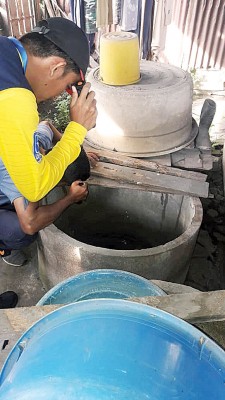 华都村蚊症节节上升，卫生局发出6张罚单，分别在一住家一口井及积水器发现孑孓踪影。