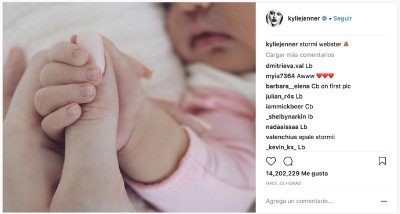 她2018年2月宣布女儿诞生的贴文，曾以1830万个赞成为IG最受欢迎的照片，但在今年1月被“世界纪录蛋”超越。