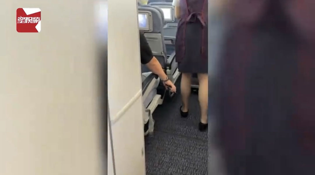 偷拍空姐 偷拍空姐有什么后果？这些空乘内幕你一定不知道！_手机搜狐网